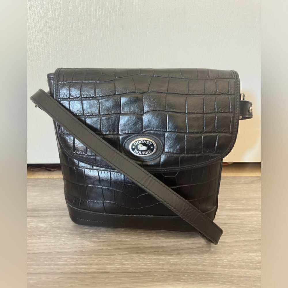 Large Flap Handbag Dooney & Bourke croc Embossed